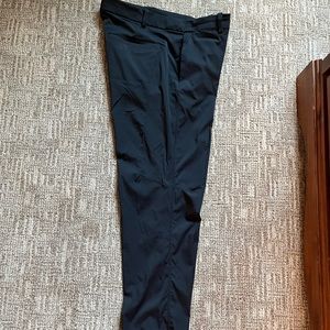 Men’s lululemon ABC slim fit pants.